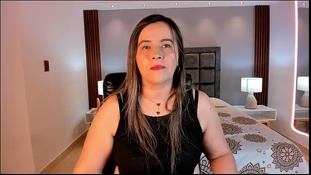 Snapshot of Susann_Ross chatting on 03/02/25, 12:03 Susann Ross online show from 03/02/25, 12:03