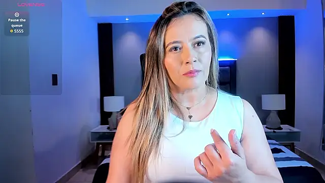 Snapshot of Susann_Ross chatting on 02/07/26, 10:45 Susann Ross online show from 02/07/26, 10:45