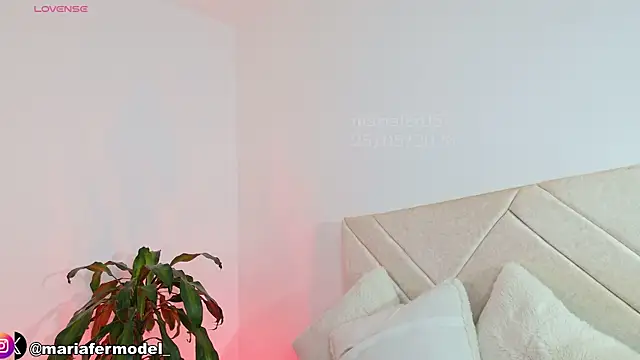 Mariafer05 online show from 05/26/26, 04:27
