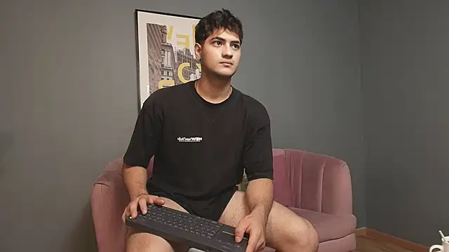 Snapshot of Mark_Evans1_ chatting on 11/14/25, 01:48 Mark Evans1 online show from 11/14/25, 01:48