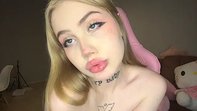 Snapshot of hanna_cry_baby chatting on 03/21/25, 04:51 hanna cry baby online show from 03/21/25, 04:51