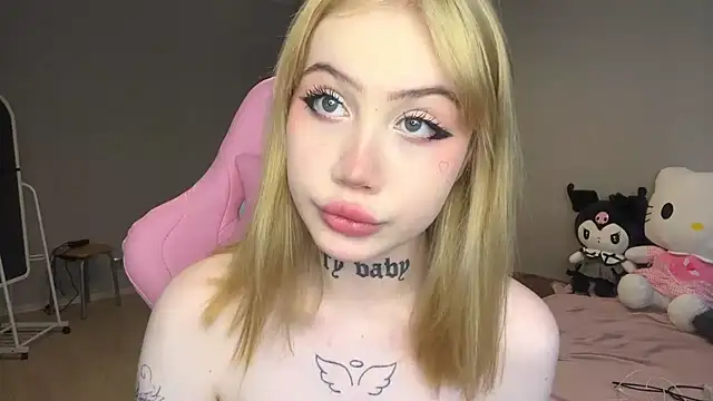 Snapshot of hanna_cry_baby chatting on 03/16/25, 12:55 hanna cry baby online show from 03/16/25, 12:55