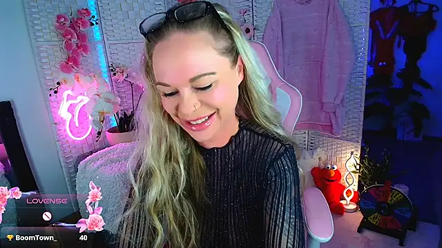 Snapshot of EllieKarrX chatting on 01/10/25, 08:29 EllieKarrX online show from 01/10/25, 08:29