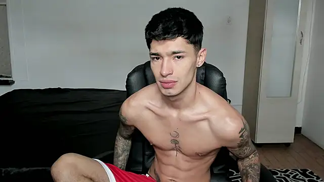 Snapshot of Damon__333 chatting on 02/05/26, 06:37 Damon 333 online show from 02/05/26, 06:37