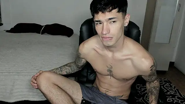 Snapshot of Damon__333 chatting on 02/17/26, 01:14 Damon 333 online show from 02/17/26, 01:14