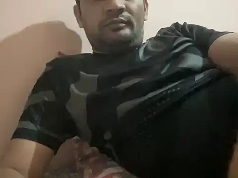 Snapshot of NiceBoy9099 chatting on 02/18/26, 05:42 NiceBoy9099 online show from 02/18/26, 05:42