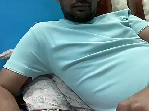 Snapshot of NiceBoy9099 chatting on 01/11/26, 10:33 NiceBoy9099 online show from 01/11/26, 10:33