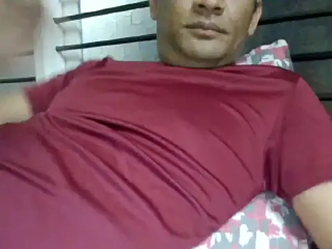 Snapshot of NiceBoy9099 chatting on 01/12/25, 05:44 NiceBoy9099 online show from 01/12/25, 05:44