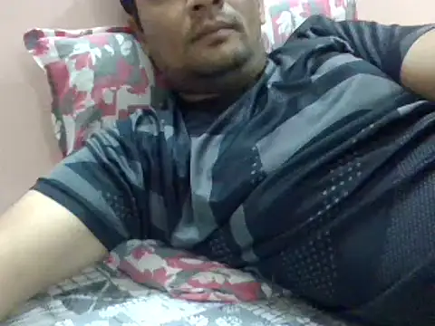 Snapshot of NiceBoy9099 chatting on 01/03/25, 01:02 NiceBoy9099 online show from 01/03/25, 01:02