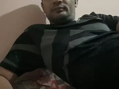 Snapshot of NiceBoy9099 chatting on 02/15/26, 05:34 NiceBoy9099 online show from 02/15/26, 05:34