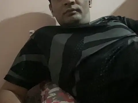 Snapshot of NiceBoy9099 chatting on 11/16/25, 05:50 NiceBoy9099 online show from 11/16/25, 05:50