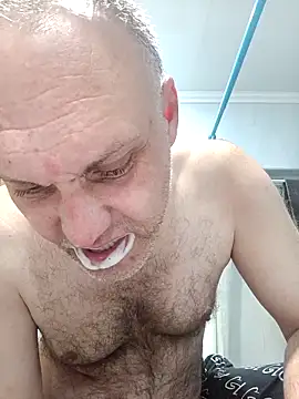 Pineapple04 online show from 05/17/26, 05:07