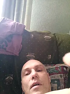 Pineapple04 online show from 12/21/25, 08:49