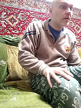 Pineapple04 online show from 04/14/26, 06:57