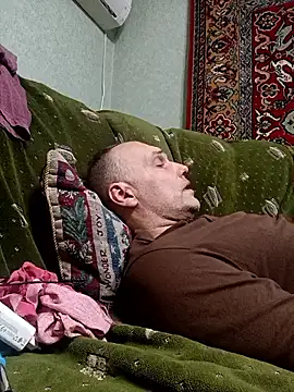 Pineapple04 online show from 12/19/25, 03:58