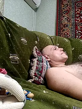 Pineapple04 online show from 12/14/25, 06:35