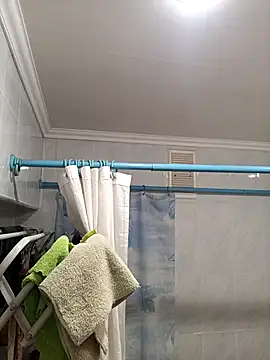 Pineapple04 online show from 11/11/25, 04:40