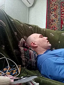 Pineapple04 online show from 04/15/26, 07:58