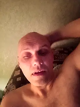 Pineapple04 online show from 10/23/25, 09:02