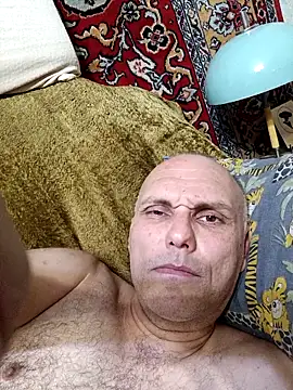 Pineapple04 online show from 10/29/25, 02:16