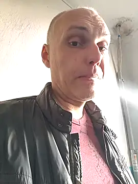 Pineapple04 online show from 10/30/25, 07:39