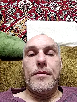 Pineapple04 online show from 11/29/25, 08:31