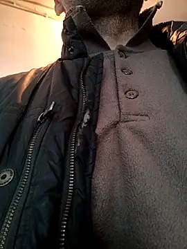 Pineapple04 online show from 04/14/26, 06:51