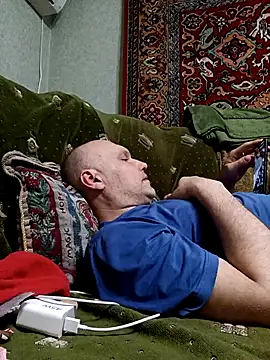 Pineapple04 online show from 04/13/26, 06:34