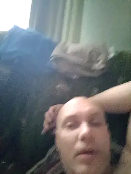 Pineapple04 online show from 10/25/25, 05:50