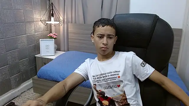 Xavii18 online show from 12/05/24, 04:06