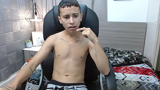 Xavii18 online show from 02/15/25, 01:05