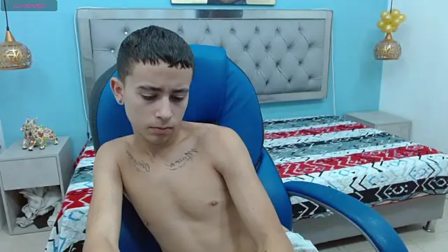 Xavii18 online show from 02/20/25, 07:30