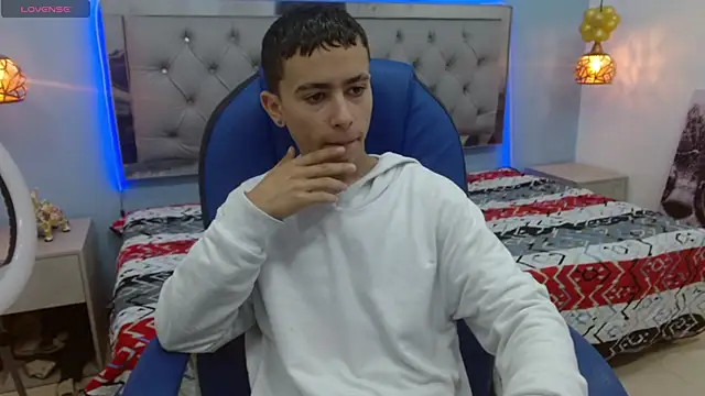 Xavii18 online show from 02/25/25, 01:43