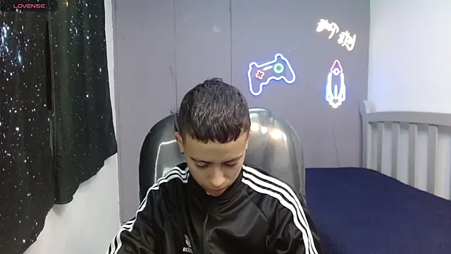 Xavii18 online show from 03/06/25, 01:14