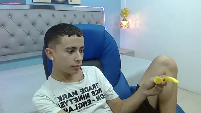 Xavii18 online show from 02/11/25, 03:51