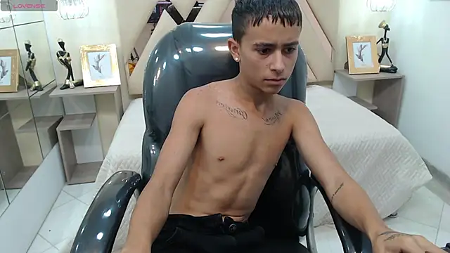 Xavii18 online show from 01/21/25, 03:21