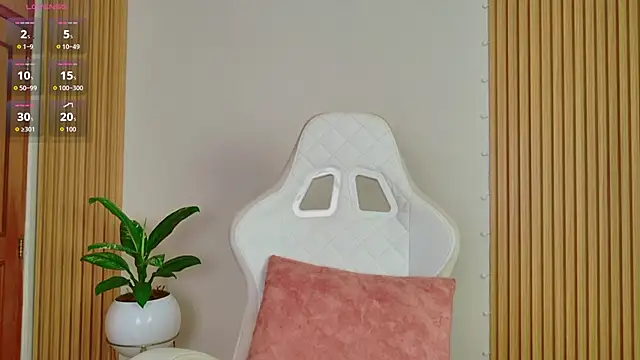 EmilyRive online show from 11/11/25, 10:10