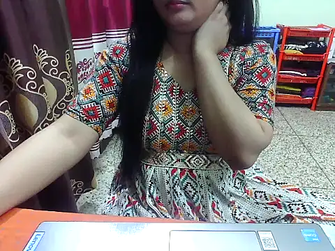 Snapshot of LovelyRose69 chatting on 11/03/25, 12:53 LovelyRose69 online show from 11/03/25, 12:53
