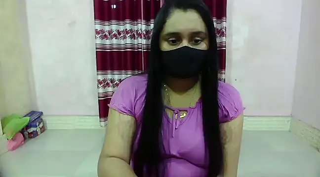 Snapshot of LovelyRose69 chatting on 01/04/25, 05:26 LovelyRose69 online show from 01/04/25, 05:26