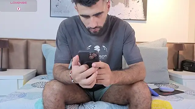 Ethan  Walker online show from 04/16/26, 07:14