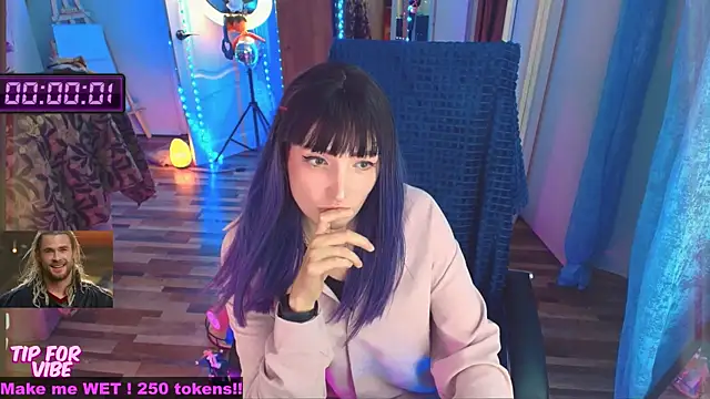 Snapshot of Toxic_Ellies chatting on 10/11/25, 01:23 Toxic Ellies online show from 10/11/25, 01:23