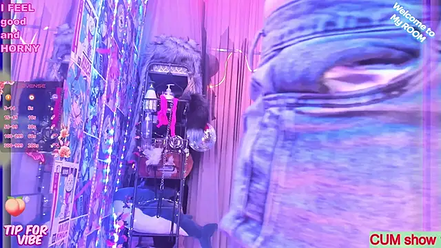 Snapshot of Toxic_Ellies chatting on 02/26/25, 04:38 Toxic Ellies online show from 02/26/25, 04:38