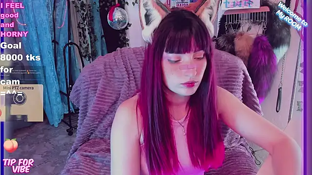 Snapshot of Toxic_Ellies chatting on 02/08/25, 02:16 Toxic Ellies online show from 02/08/25, 02:16