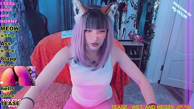 Snapshot of Toxic_Ellies chatting on 03/17/25, 10:49 Toxic Ellies online show from 03/17/25, 10:49