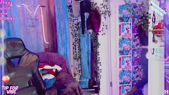 Snapshot of Toxic_Ellies chatting on 02/04/25, 02:32 Toxic Ellies online show from 02/04/25, 02:32