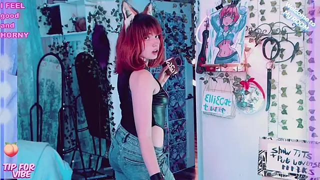 Snapshot of Toxic_Ellies chatting on 01/25/25, 05:40 Toxic Ellies online show from 01/25/25, 05:40