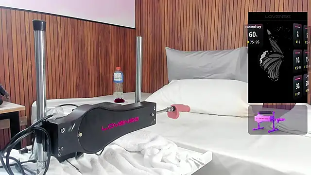 Snapshot of Issys_milf chatting on 12/03/25, 04:17 Issys milf online show from 12/03/25, 04:17