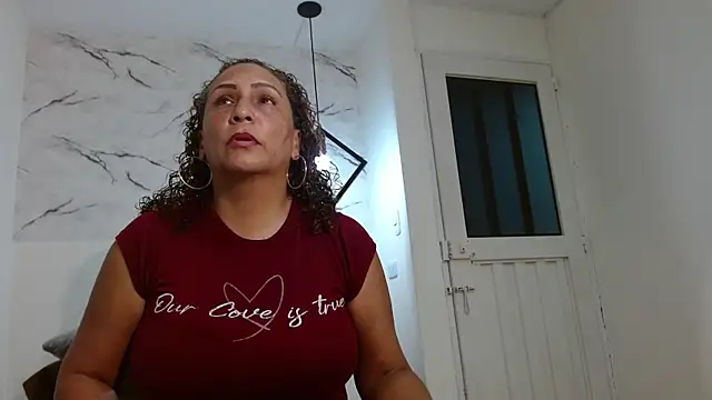 EvaMills1 online show from 11/22/25, 08:51