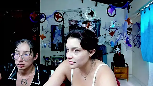 Snapshot of jeyloveebony chatting on 10/15/25, 01:30 jeyloveebony online show from 10/15/25, 01:30