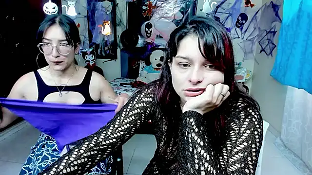 Snapshot of jeyloveebony chatting on 10/21/25, 01:54 jeyloveebony online show from 10/21/25, 01:54